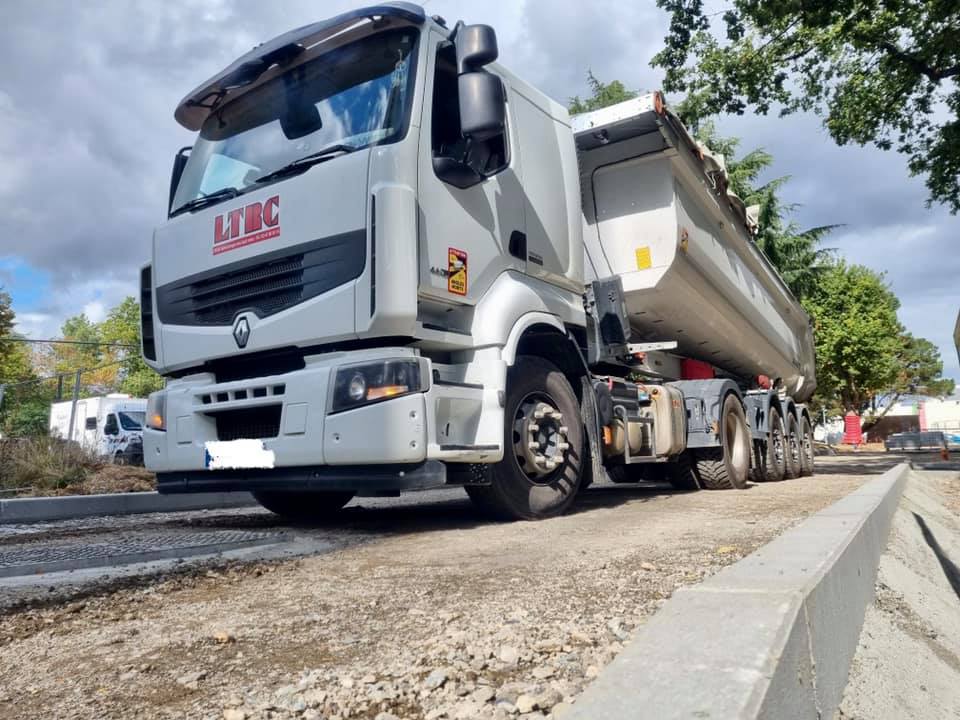 location camion engins avec chauffeur Angers (49)